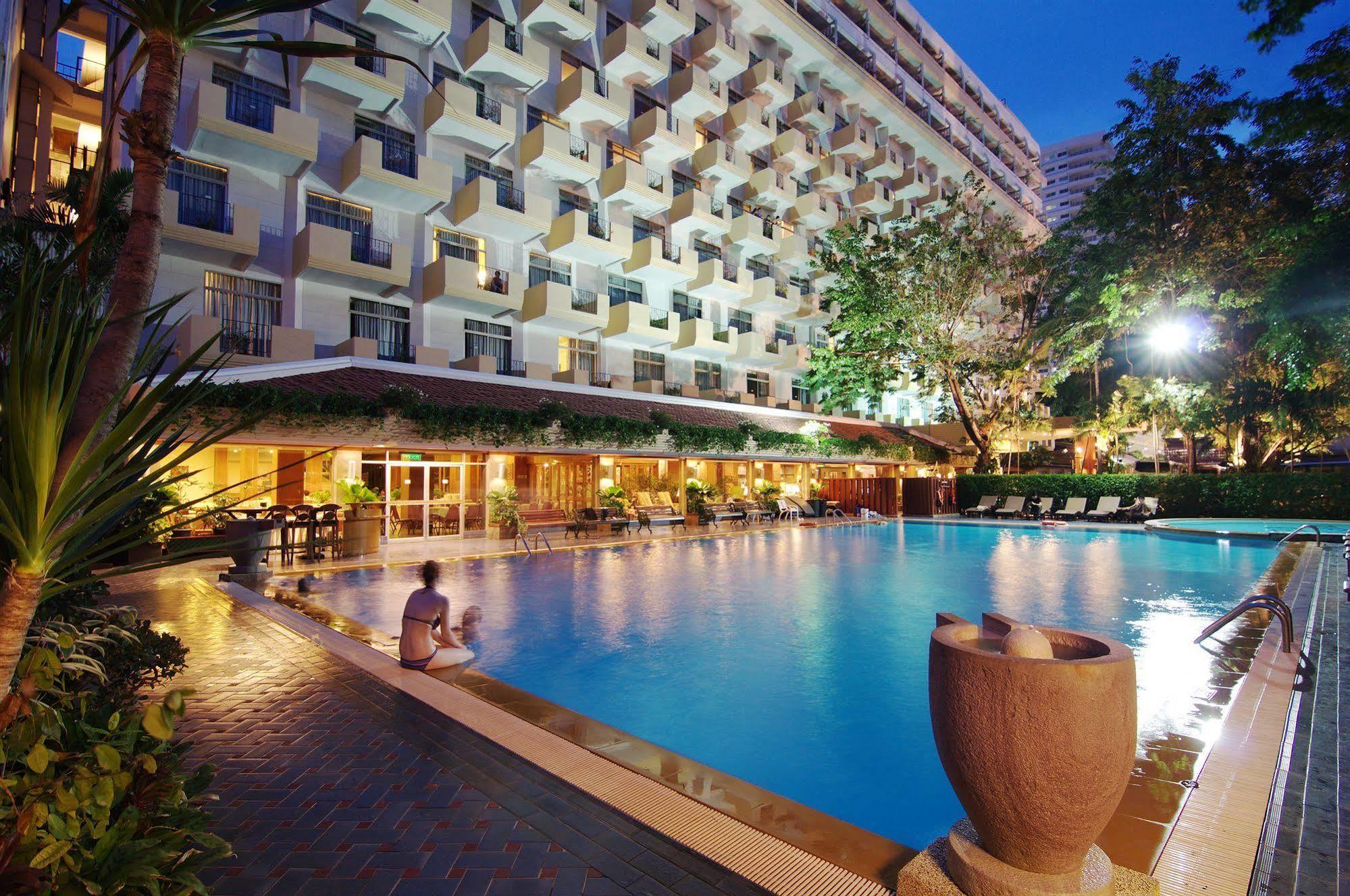 Golden Beach Hotel Pattaya Bagian luar foto