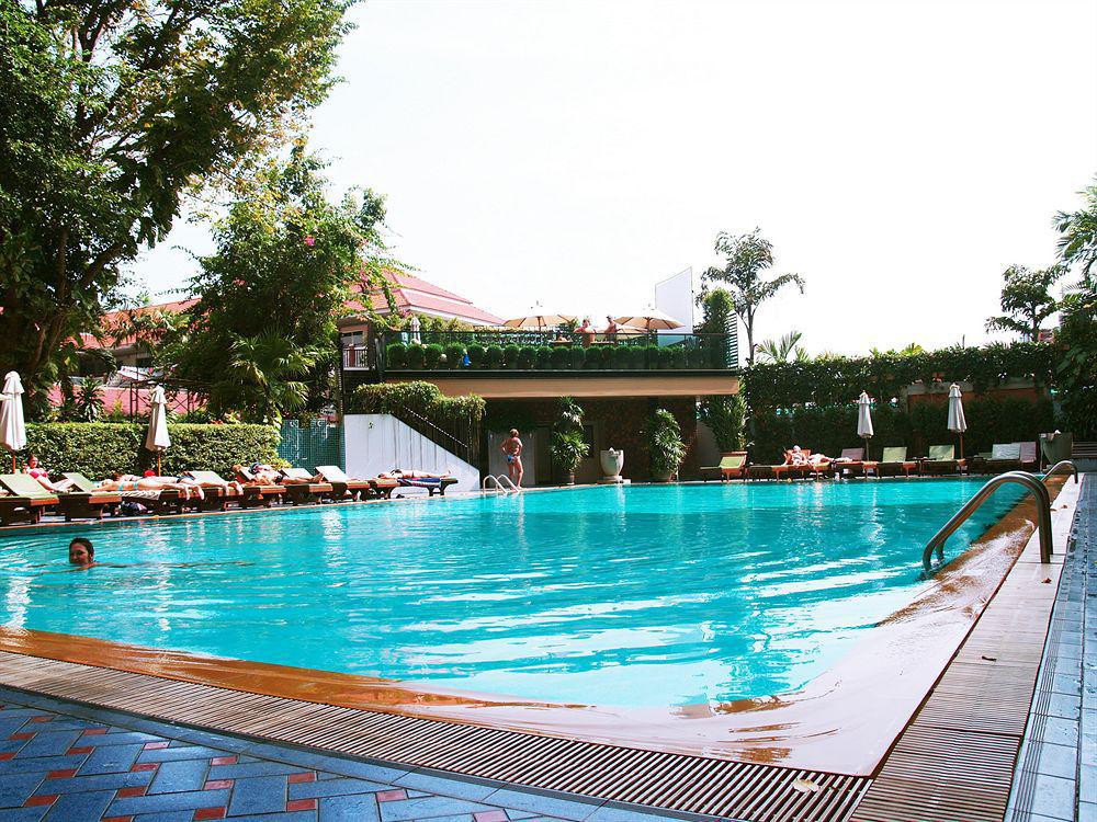 Golden Beach Hotel Pattaya Bagian luar foto
